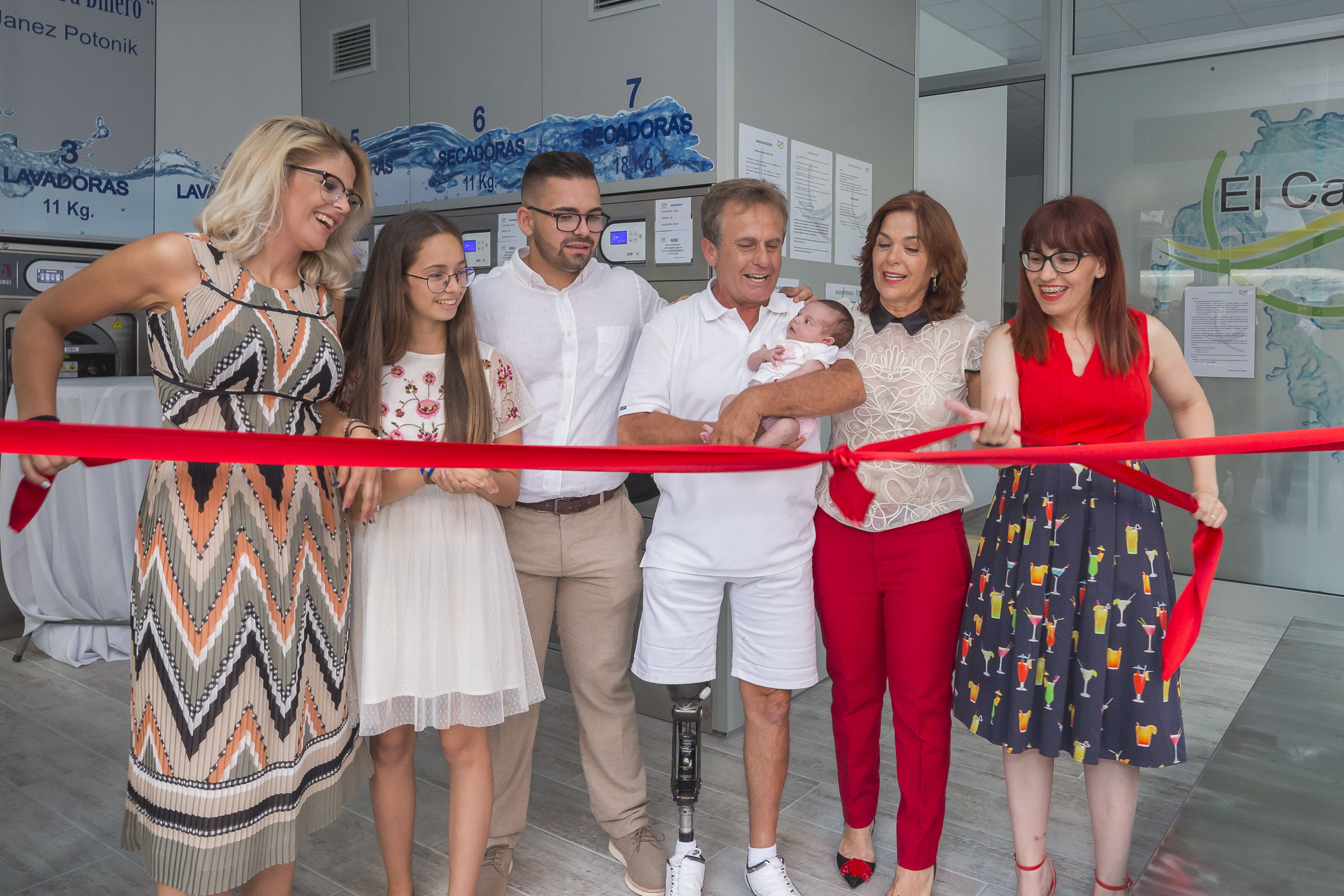 Lavandería 'El Cardón' inaugura nuevas instalaciones en Canaria Radio