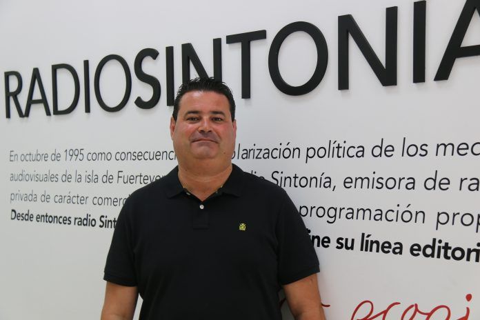 Álvaro Sanz del Campo en los estudios de Radio Sintonía