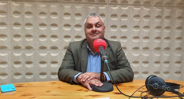 Visita los estudios de la radio el alcalde de Puerto del Rosario, Juan Jiménez, en el cual nos comentó la actualidad política del municipio