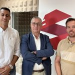 Visitan los estudios de la radio Isaí Blanco y David Fajardo concejales de Coalición Canaria en La Oliva