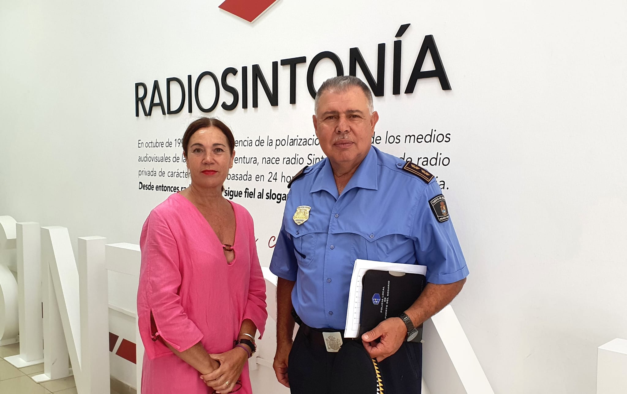 Marusa Hernández y Pedro Gordillo en las instalaciones en Radio Sintonía
