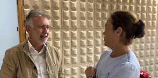 Ángel Víctor Torres junto a Marusa Hernández en Radio Sintonía