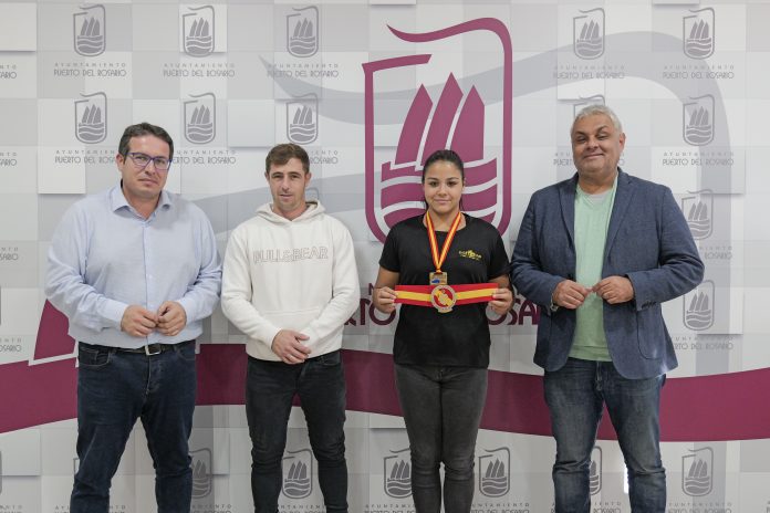 El Ayuntamiento felicita a Kiara Santana por su triple campeonato de España de boxeo
