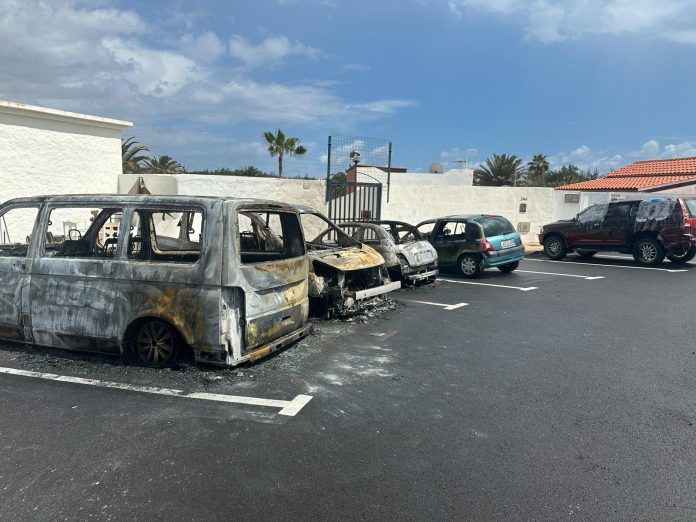 Vehículos quemados en Costa Calma, Fuerteventura