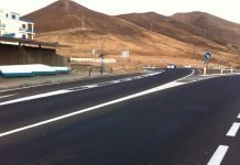 El transporte público no permite a muchos vecinos llegar a trabajar pese a los anuncios triunfalistas de AM-CC,segú Fuerteventura Avanza Parada de guaguas en Fuertevenura