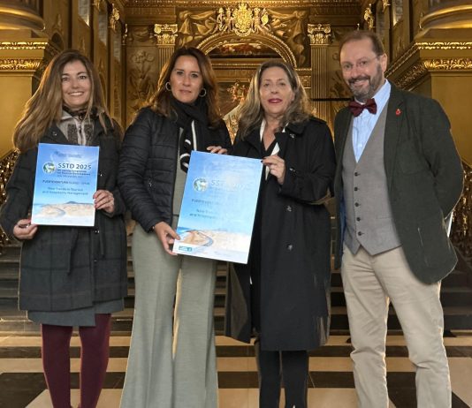 El Cabildo acuerda con la Universidad de Greenwich celebrar un Congreso Internacional de turismo en la isla