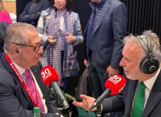 Ángel Víctor Torres: «Hay que redistribuir y ajustar que haya mejores salarios para las personas que se dedican al sector servicios»