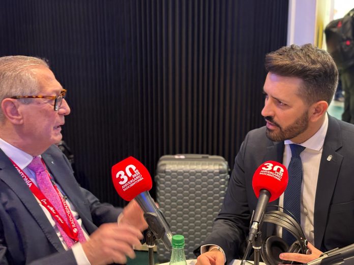 El viceconsejero Jonathan Domínguez valora la presencia de Canarias en Fitur El viceconsejero Jonathan Domínguez valora la presencia de Canarias en Fitur