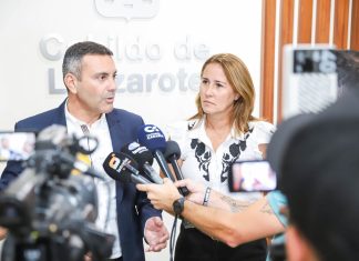El presidente de Lanzarote y la presidenta de Fuerteventura se congratulan de que ambas islas se posicionen como las principales referencias del crecimiento económico en Canarias
