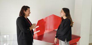 Jenifer Pérez trabaja en el fomento de la participación ciudadana con la oferta de actividades en pueblos y barrios de Puerto del Rosario