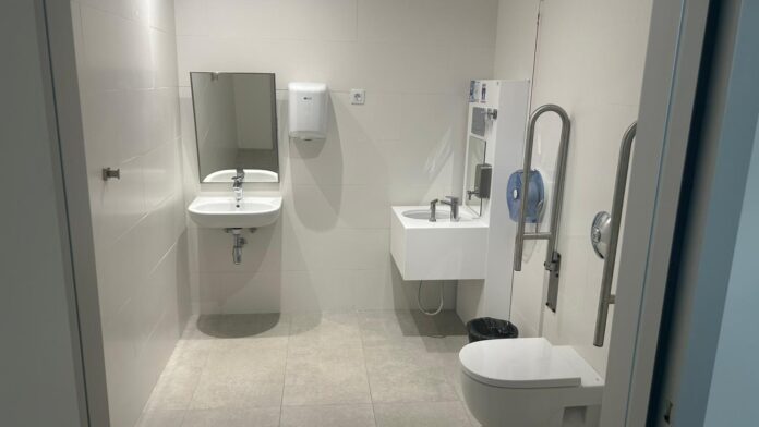 El Hospital General de Fuerteventura adapta un baño para personas ostomizadas-Servicio Canario de Salud El Hospital General de Fuerteventura adapta un baño para personas ostomizadas-Servicio Canario de Salud