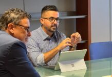 Onán Cruz, director general de Ordenación del Territorio junto al consejero de Política Territorial, Manuel Miranda
