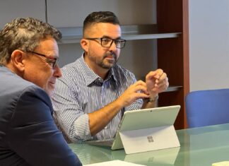 Onán Cruz, director general de Ordenación del Territorio junto al consejero de Política Territorial, Manuel Miranda