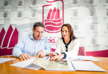 Endesa solicita el desmantelamiento parcial de la Central de El Charco en Fuerteventura David de Vera, alcalde de Puerto del Rosario y Ana Hernández, concejal de Obras -Ayuntamiento de Puerto del Rosario