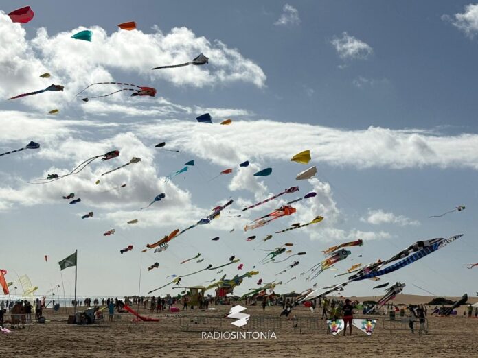 38 festival internacional de cometas. Corralejo (Radio Sintonía) 38 festival internacional de cometas. Corralejo (Radio Sintonía)