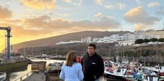 Lorenzo Brito: «Si implantamos la pesca industrial en Canarias, ya podemos ir haciendo las maletas» Marusa Hernández y Lorenzo Brito en el Puerto de Gran Tarajal-Radio Sintonía