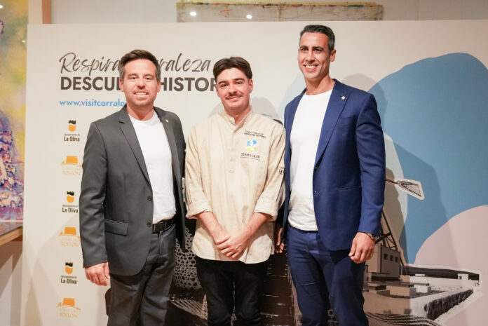 David Fajardo, Endika Grangel e Isaí Blanco en Fitur 2026 | Ayuntamiento de La Oliva