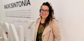 Omaira Darias conductora del espacio de radio, Tagoror Majo-Radio Sintonía
