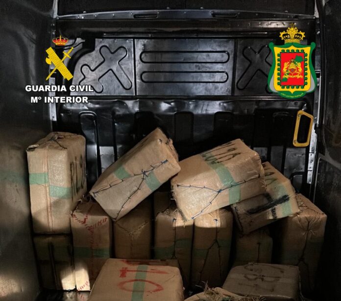 Interceptados más de 850 kilos de hachís en Fuerteventura Interceptados más de 850 kilos de hachís en Fuerteventura