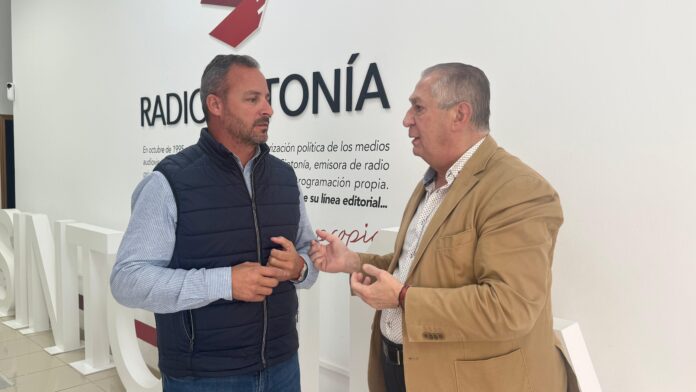Enrique Pérez, consejero de Residuos del Cabildo de Fuerteventura y Santiago Travieso-Radio Sintonía
