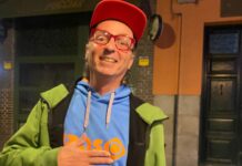 Arístides Moreno en la calle Libertad, en Madrid, después del concierto