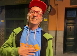Arístides Moreno en la calle Libertad, en Madrid, después del concierto