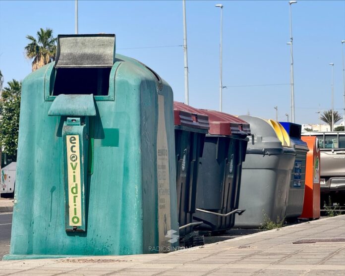 Contenedores de basura en Puerto del Rosario | Radio Sintonía