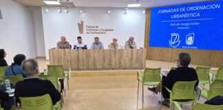 El COAF reúne a expertos en Fuerteventura para debatir sobre ordenación urbanística El COAF reúne a expertos en Fuerteventura para debatir sobre ordenación urbanística