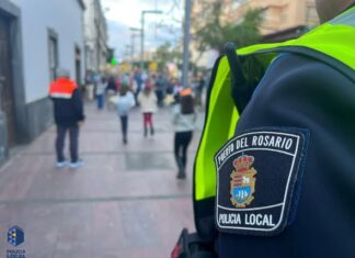 Detienen a dos personas en Fuerteventura por un supuesto secuestro y extorsión La Policía Local de Puerto del Rosario informa de la detención de dos personas de 38 y 46 años de edad respectivamente, como presuntos autores de un delito de secuestro y un intento de extorsión.