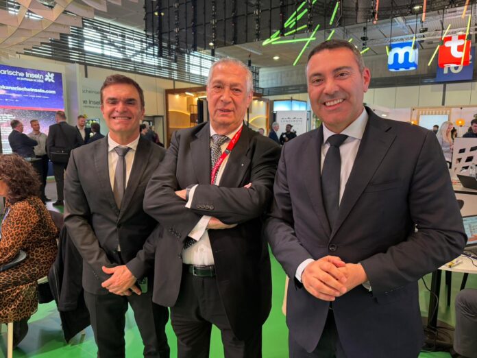 Héctor Fernández, Santiago Travieso y Oswaldo Betancort-Radio Sintonía