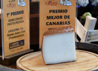 El queso semicurado pasteurizado de Julián Díaz ha sido elegido como Mejor Queso de Canarias en los Premios Tabefe | Cabildo de Fuerteventura